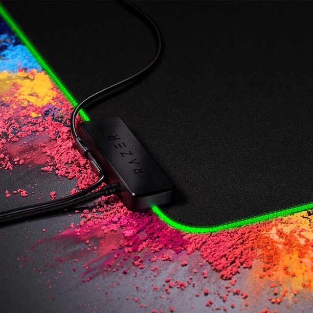 Razer Mouse Pad Goliathus Chroma RGB M RZ02-02500100-R3M1 Black