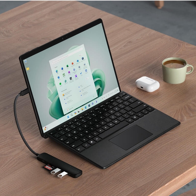 Satechi 6-in-1 USB-C Slim Multiport Adapter ST-P6SK Black