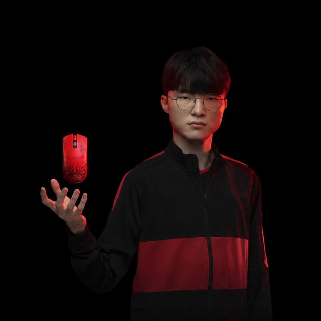 Razer Gaming Mouse Viper V3 Pro Faker Edition RZ01-05120500-R3M1 Red