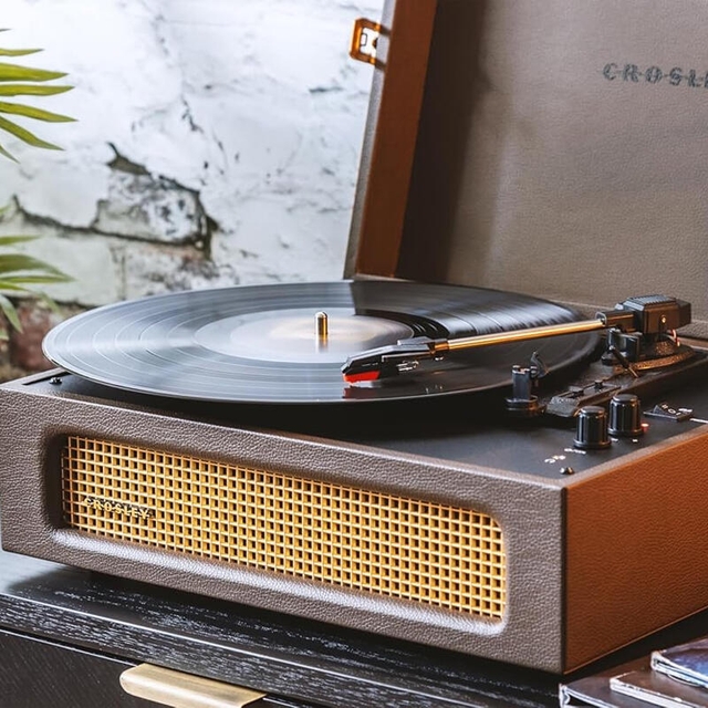 Crosley Voyager Turntable Cocoa